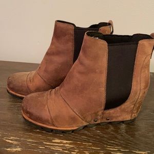 Sorel wedge booties size 9